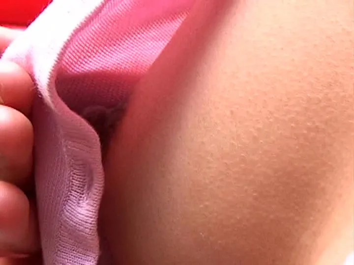 人妻胸チラ胸モロ盗撮 サンプル1