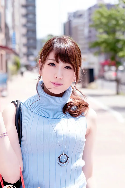 人妻の本音 浮気しようなんて全く思ってなかったんです。でも、街で声をかけられて、思わずついて行ってしまったんです。24名8時間 サンプル4
