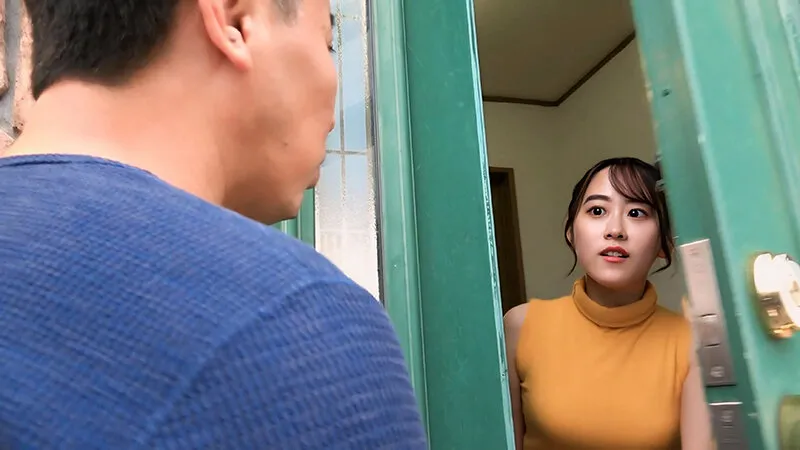 人妻自宅訪問!?声我慢性交!!夫婦・家族の憩いの場が汚される!?背徳さを感じ濡れてしまい間男の中出しまでも受けいれる人妻たち。Vol.02 サンプル1