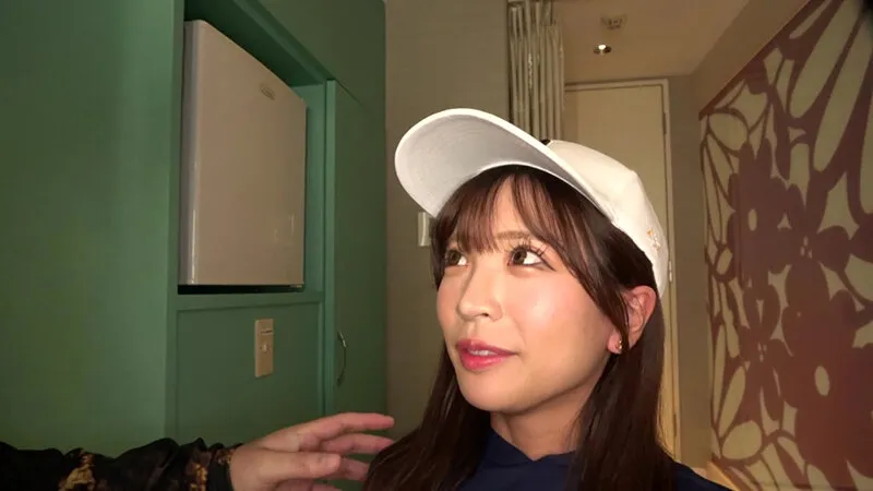 【4K】デカチン男優とハメ撮りいちゃラブSEX 小那海あや サンプル1