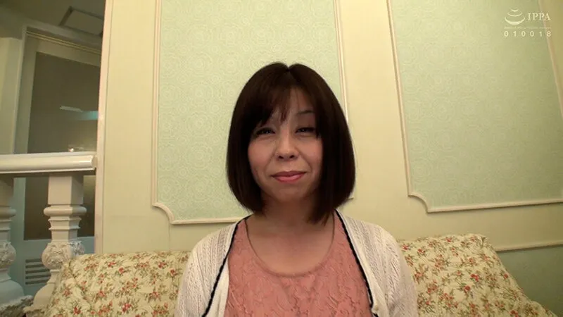 おとなしい雰囲気の熟女がソフトSMに興味を抱き欲望を満たす為にAV出演。新たな刺激に本能丸出しで乱れイキの淫乱性交! サンプル1