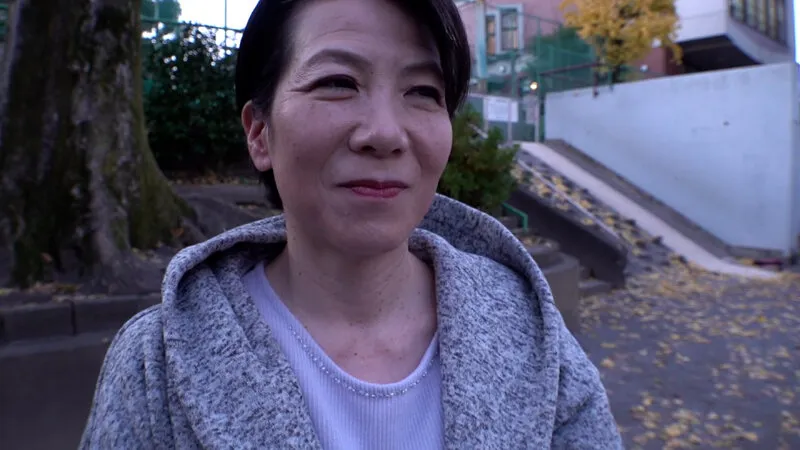 肉付きの良い淫靡な肉体を震わせ、甘い喘ぎでイキまくる還暦熟女の初撮りSEXにガチイキ! サンプル1