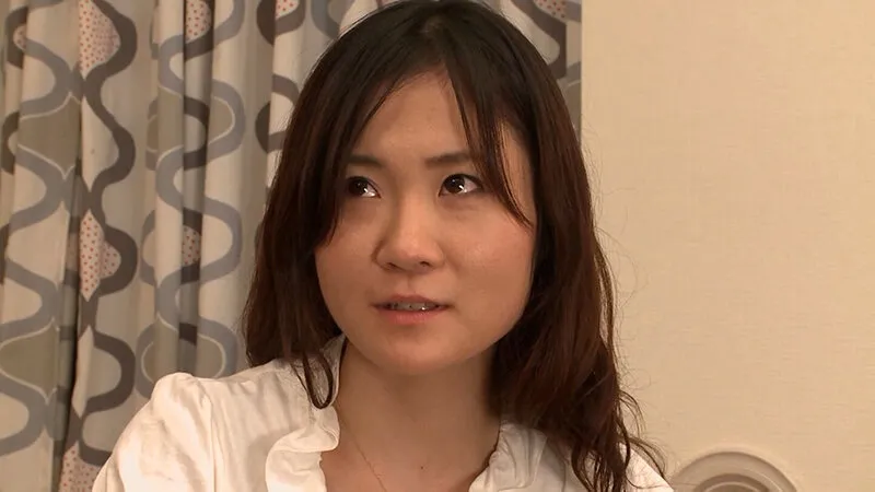欲求不満に抗えない清楚で美人な人妻さん!旦那に内緒の中出しSEX! サンプル1