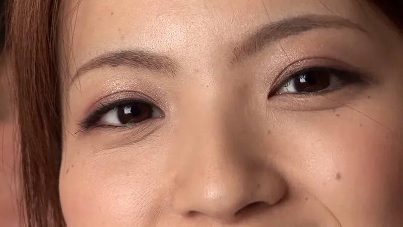 結婚1年目のS級美人妻の危険な火遊び…。電マ5台で激しくイカせて旦那に代わって生中出しセックス! サンプル1